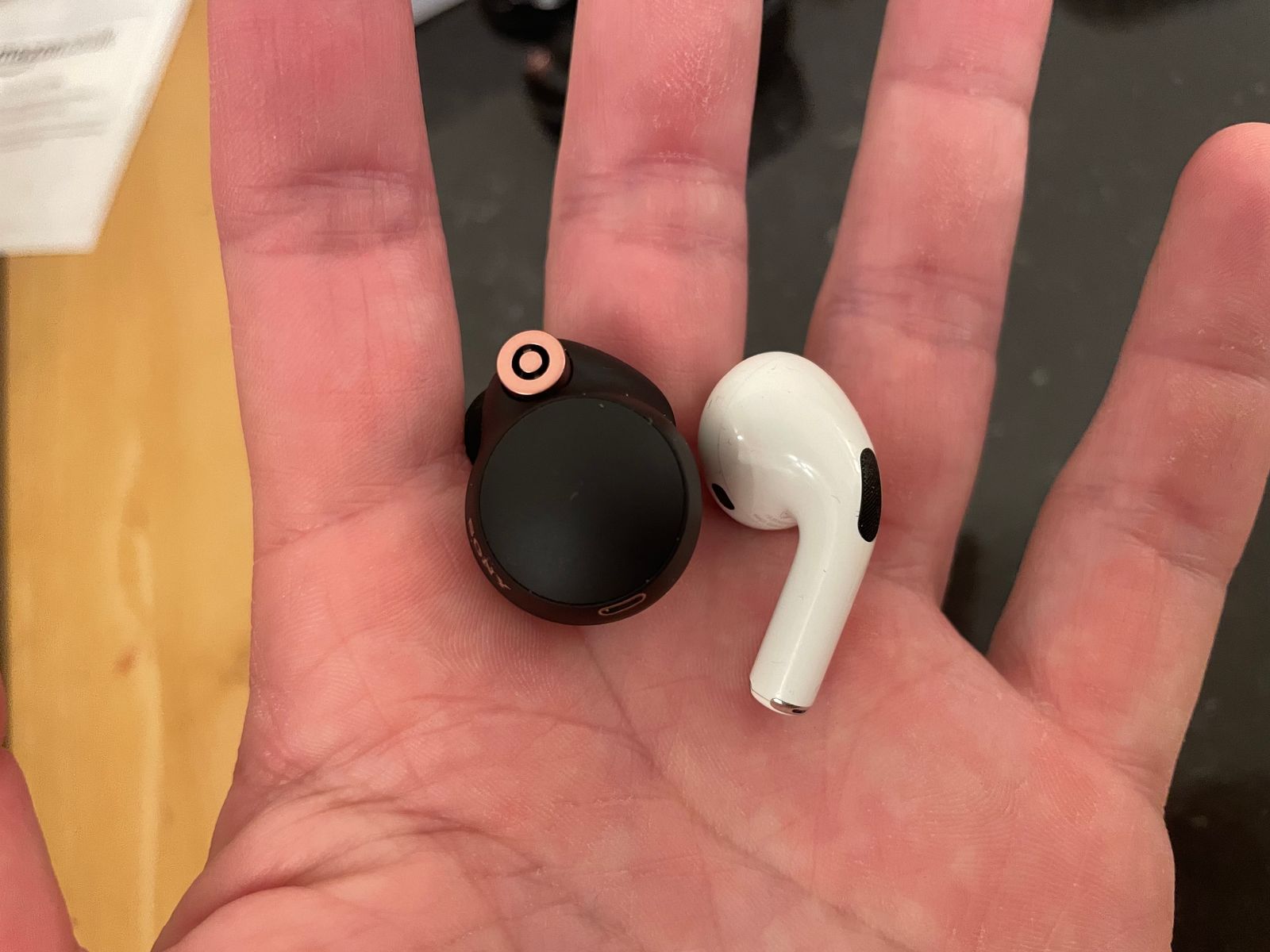 Sony WF1000XM4 vs Apple AirPods Pro